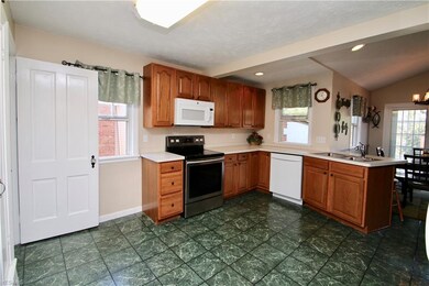 29437 Ridge Rd, Wickliffe, OH 44092 - photo 5