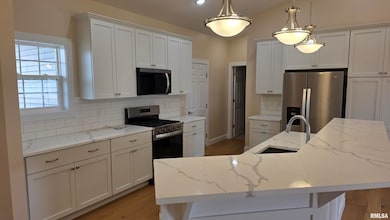 1304 W Hillcrest Dr, Chillicothe, IL 61523 - photo 6