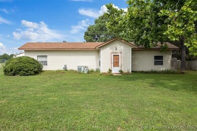882 Stephens Rd, Eufaula, OK 74432 - photo 2