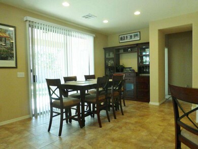 4463 Ellesmere Dinning photo 2