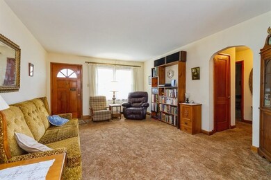 723 E 6th St N, Newton, IA 50208 - photo 5