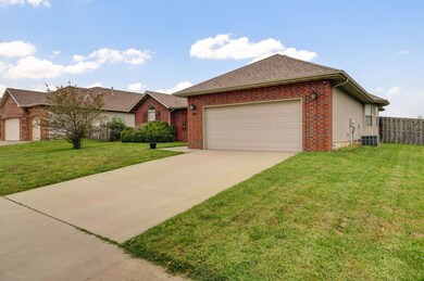 341 Meadowgate Dr-4