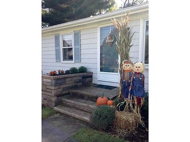 10 Greenlake Dr, Greenville, RI 02828 - photo 2