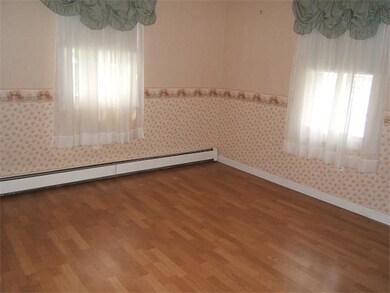 19 Riverview Dr, Southbridge, MA 01550 - photo 7