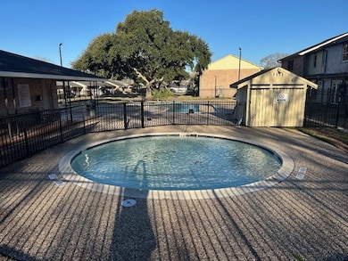 4038 Laura Leigh Dr, Friendswood, TX 77546 - photo 4