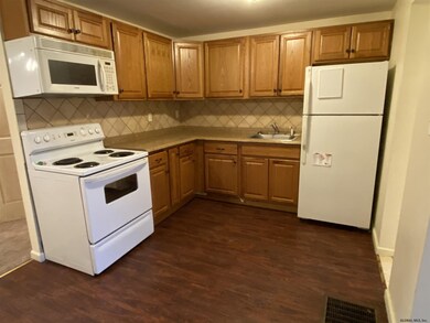 320 1st St unit 2nd Floor, Albany, NY 12206 - photo 3