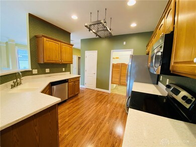 669 Carrick Dr, Dayton, OH 45458 - photo 4