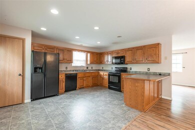 13610 Tassel Ln, Devils Elbow, MO 65457 - photo 6