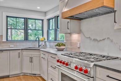 27 Cabot St, Winchester, MA 01890 - photo 7