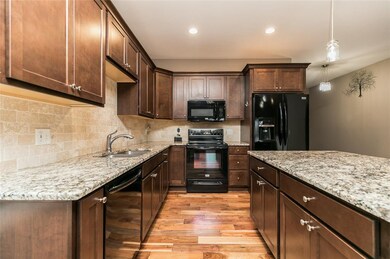 5200 Ruhd St SW, Cedar Rapids, IA 52404 - photo 7