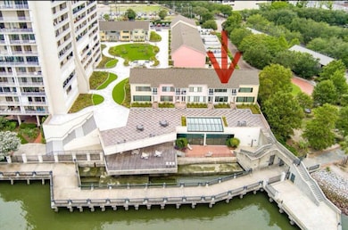 Dockside TH21