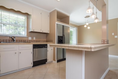 3010 Stillwell Blvd-12