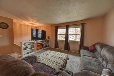 318 31st St SW, Cedar Rapids, IA 52404 - photo 4