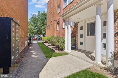 526 Kenyon St NW unit 104, Washington, DC 20010 - photo 3