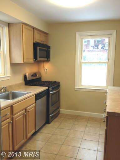 3724 Eastwood Dr, Baltimore, MD 21206 - photo 5