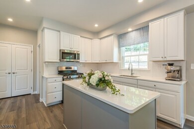 2 Zachary Dr, Roxbury Twp., NJ 07850 - photo 4