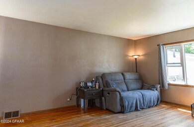1226 S 9th St, Grand Forks, ND 58201 - photo 4