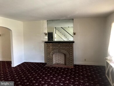 808 Lyndhurst St, Baltimore, MD 21229 - photo 2