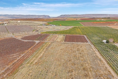 NKA5 E Desert Aire Dr SW, Desert Aire, WA 99349 - photo 4