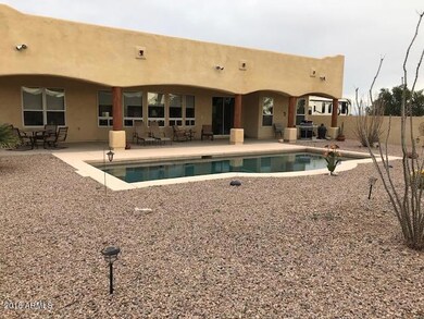 COVERED PATIO/POOL