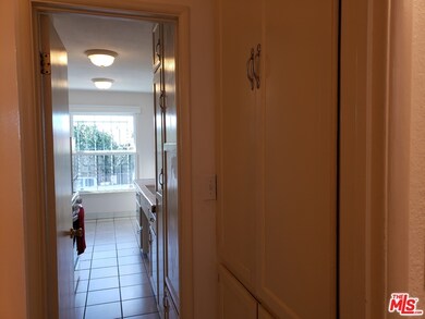 1828 S Rimpau Blvd, Los Angeles, CA 90019 - photo 2