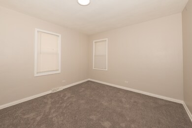 116 N Frolic Ave, Waukegan, IL 60085 - photo 5