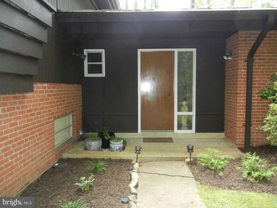 6667 Van Winkle Dr, Falls Church, VA 22044 - photo 2