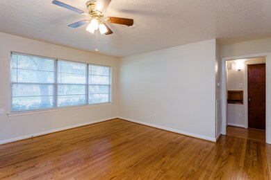 2315 Saxon Dr, Houston, TX 77018 - photo 7