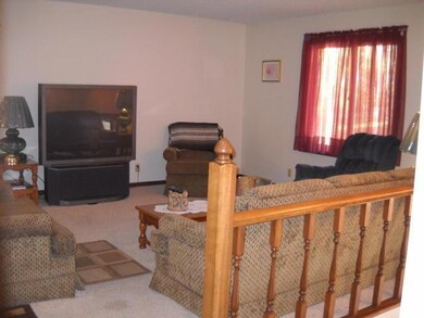 LIVING ROOM.jpg