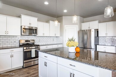 12125 N Montrose Dr, Highland, UT 84003 - photo 4