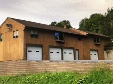 23 Coffin Rd, Saint Johnsbury, VT 05819 - photo 2