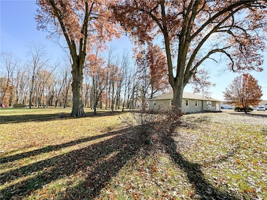 908 N Route 49, Casey, IL 62420 - photo 3