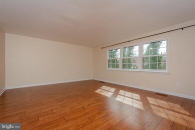 15 Chiara Ct, Towson, MD 21204 - photo 6