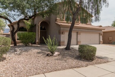 Three car garage in 85331.
