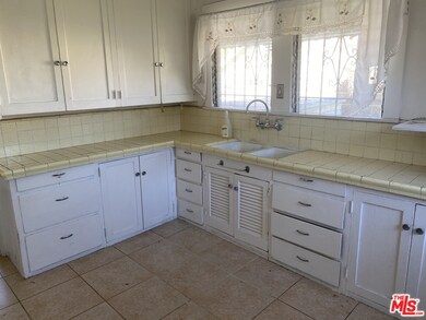 2209 Hillcrest Dr, Los Angeles, CA 90016 - photo 3