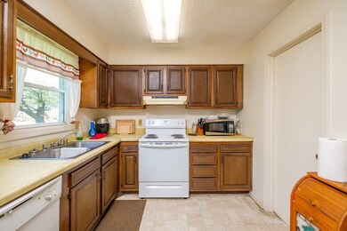 1367 Northampton Ct, Harrisonburg, VA 22801 - photo 3