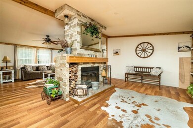 603 Highland Cir, Springtown, TX 76082 - photo 4