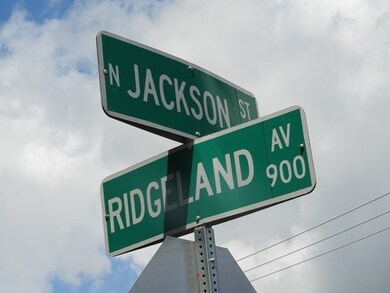 1002 N Jackson St, Waukegan, IL 60085 - photo 2