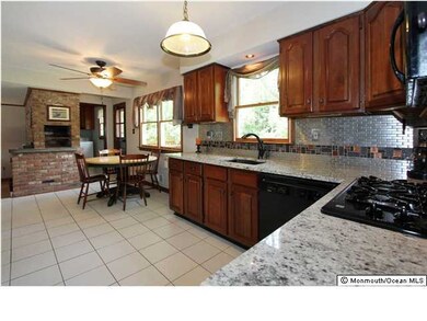 8 Doris Ln, Middletown, NJ 07748 - photo 2