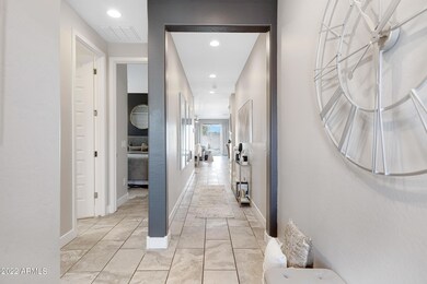 7217 S 32nd Dr-5