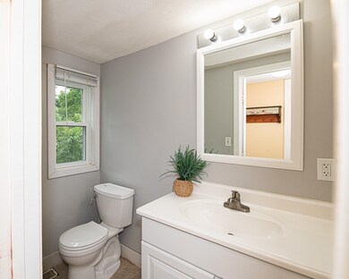 112 Musquash Rd, Hudson, NH 03051 - photo 5