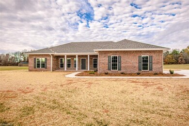 414 Longview Rd, Statesville, NC 28625 - photo 3