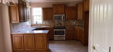 211 NW O St, Bentonville, AR 72712 - photo 2