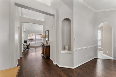 High ceilings and cute decorative features