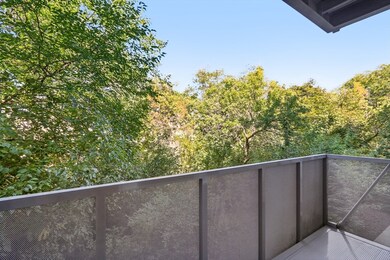 77 New St unit 214, Cambridge, MA 02138 - photo 4