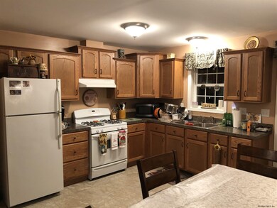 94 N Vernon St, Athens, NY 12015 - photo 4