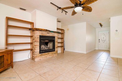 entry to family room