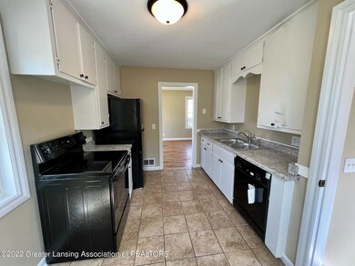 1321 W Mount Hope Ave, Lansing, MI 48910 - photo 6