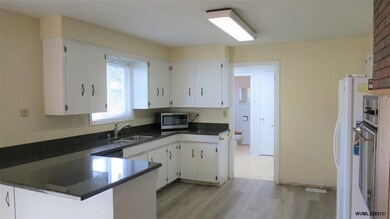 160 SE Fir Villa Rd, Dallas, OR 97338 - photo 3