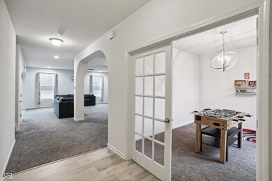 2091 Creek Bank Dr, Columbus, IN 47201 - photo 4